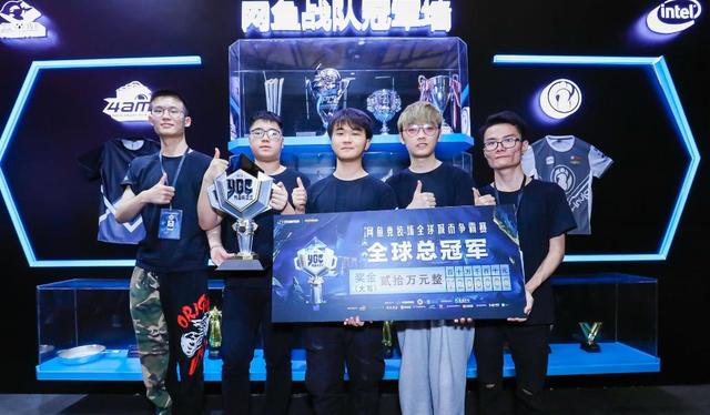 他展示了非 他展示了非